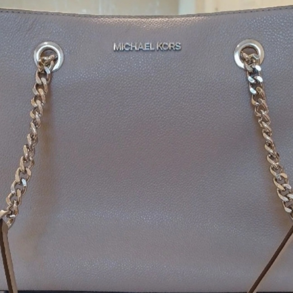 Michael kors bag with teagan chain